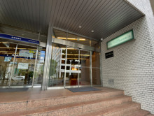 オフィスビル出入口