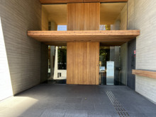 オフィスビル出入口