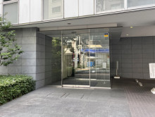 オフィスビル出入口