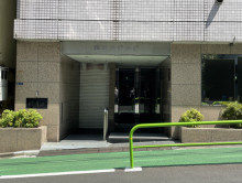 オフィスビル出入口