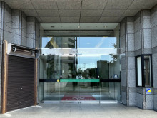 オフィスビル出入口