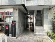 オフィスビル出入口