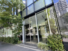 オフィスビル出入口