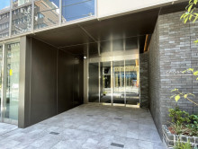 オフィスビル出入口