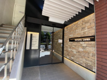 オフィスビル出入口