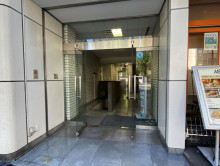 オフィスビル出入口