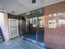 オフィスビル出入口