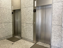 エレベーター（3基）