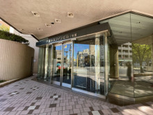 オフィスビル出入口