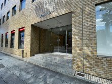 オフィスビル出入口