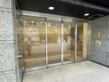 オフィスビル出入口