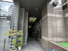 オフィスビル出入口