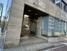 オフィスビル出入口