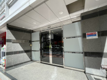 オフィスビル出入口