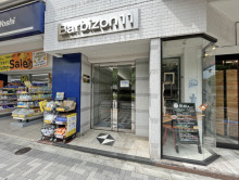 オフィスビル出入口