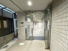 オフィスビル出入口