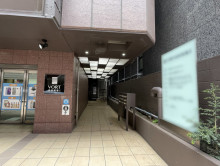 オフィスビル出入口