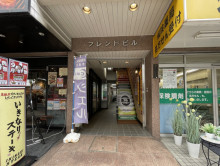 オフィスビル出入口