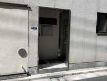 オフィスビル出入口