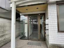 オフィスビル出入口