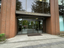 オフィスビル出入口