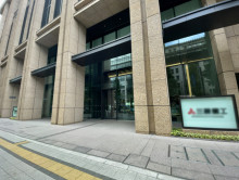 オフィスビル出入口