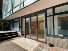 オフィスビル出入口