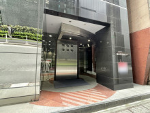 オフィスビル出入口