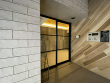 オフィスビル出入口