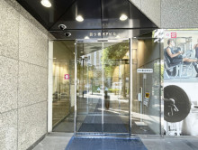 オフィスビル出入口