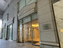 オフィスビル出入口