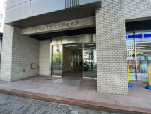 オフィスビル出入口