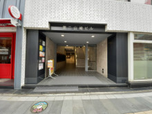 オフィスビル出入口