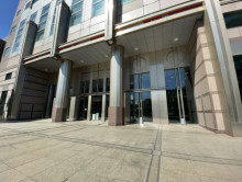 オフィスビル出入口