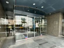 オフィスビル出入口