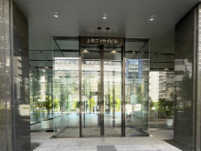 オフィスビル出入口