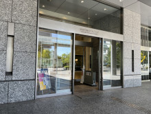 オフィスビルエントラ