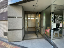 オフィスビル出入口