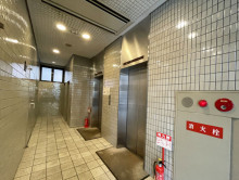 エレベーター（2基）