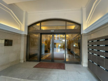 オフィスビル出入口