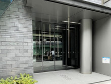 オフィスビル出入口