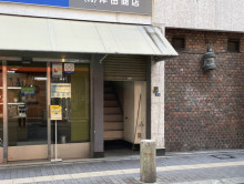 オフィスビル出入口