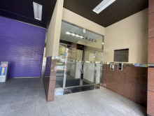 オフィスビル出入口