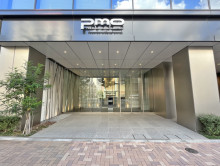 オフィスビル出入り口