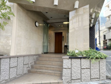 オフィスビル出入口