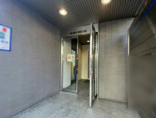 オフィスビル出入口