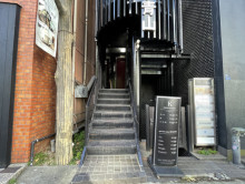 オフィスビル出入口