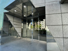 オフィスビル出入口