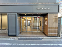 オフィスビル出入り口