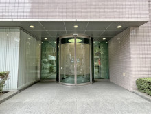 オフィスビル出入り口